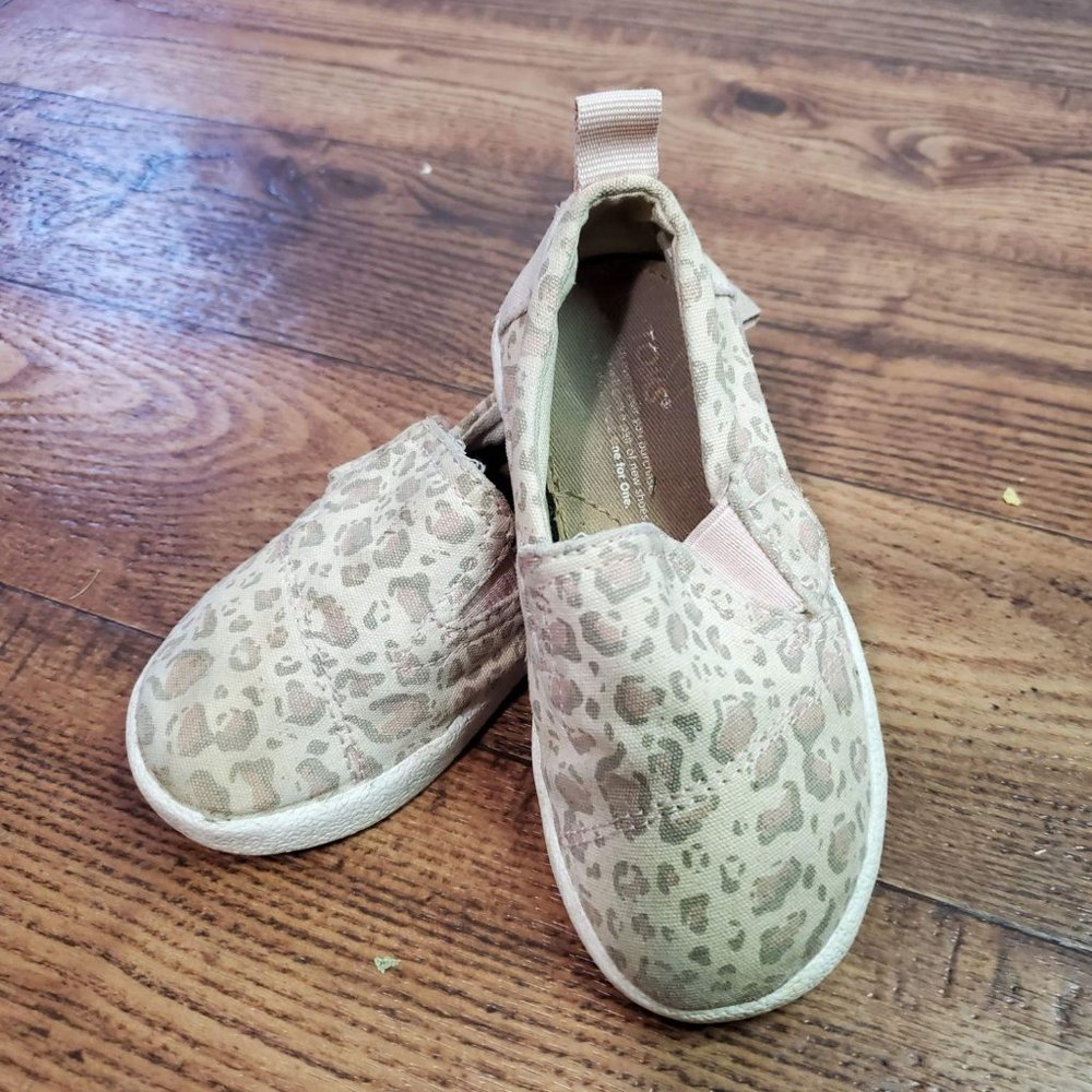 Cheetah Print Pink Toms 6
